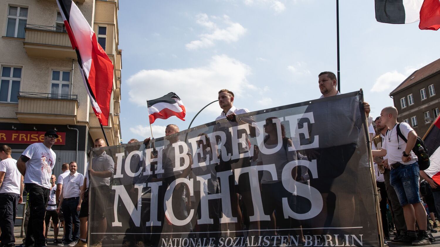 Germania, accusati di omicidio. E scatta la caccia ai migranti