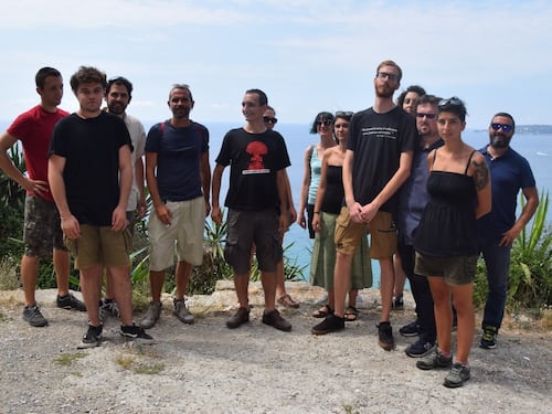 I no border sfidano la Francia, venerdì valicheremo la frontiera con il permesso europeo