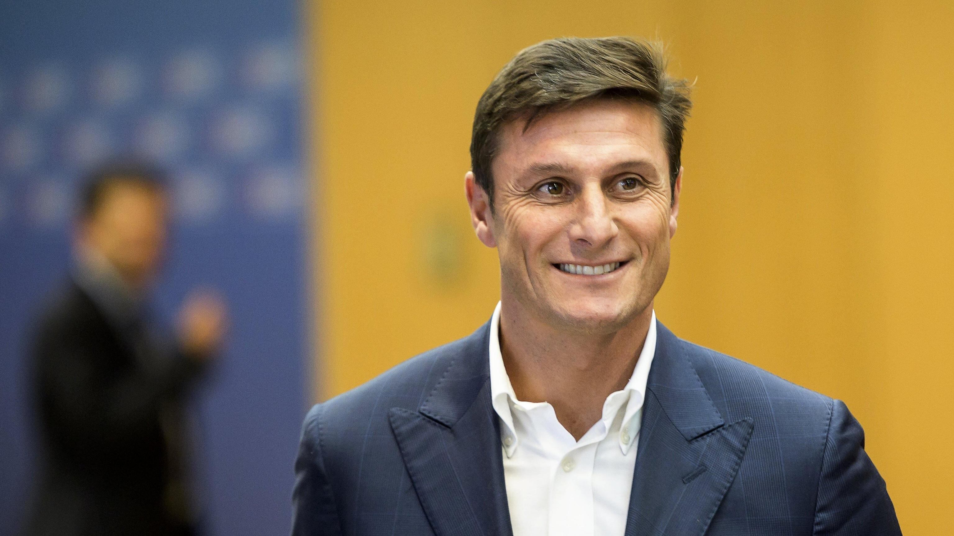 Javier Zanetti, la bandiera dell'Inter festeggia 50 anni e bacchetta Lukaku