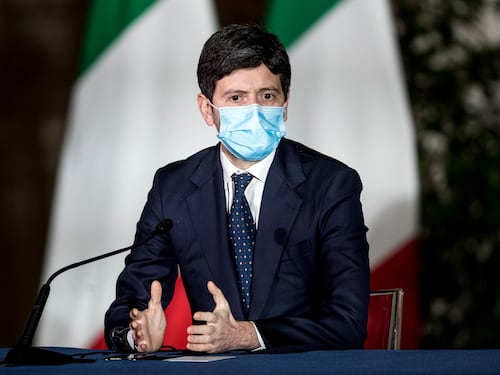 Quei sacrifici che Speranza chiede a noi