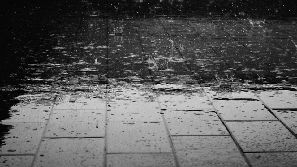 Meteo, l'estate infinita sta per terminare? Da domenica la svolta autunnale
