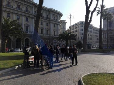 La protesta dell'estrema destra al fianco dei senza casa italiani 2