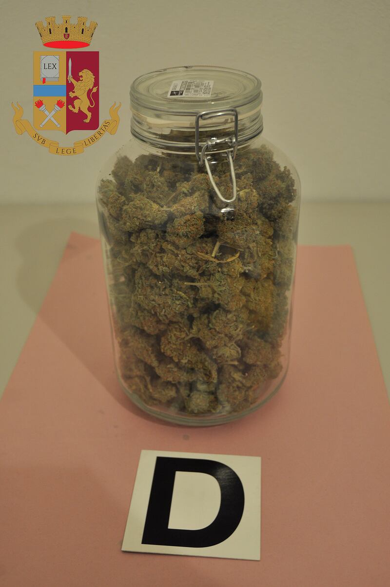 Quel pub dove accanto al caffè spuntava anche la marijuana 2