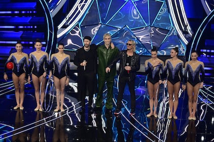 Sanremo 2024: ecco il look della quarta serata del Festival di Mr.Rain 11