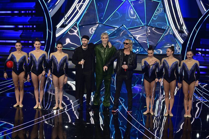 Sanremo 2024: ecco il look della quarta serata del Festival di Mr.Rain 11