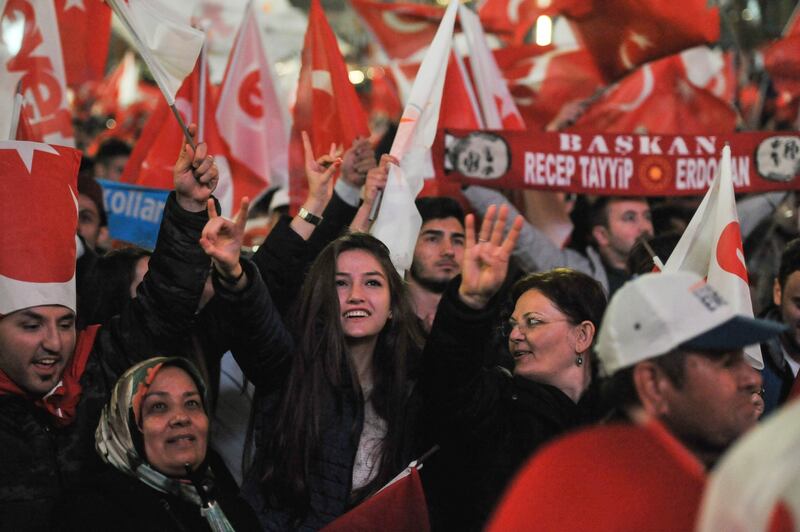 Ad Ankara la festa di chi sostiene Erdogan 6