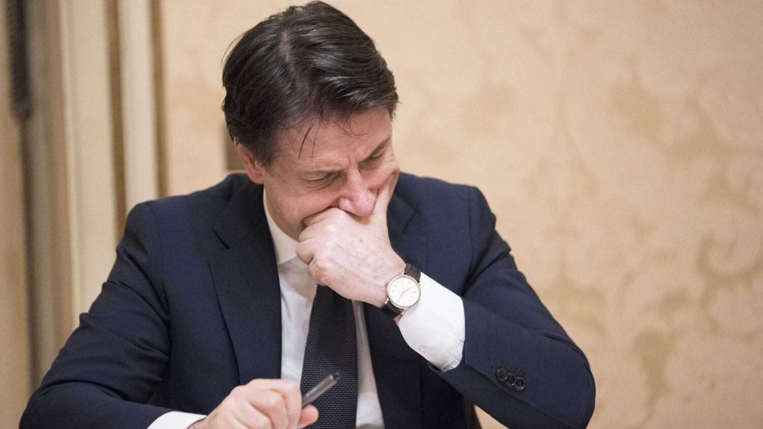 Fase 2, notte di scontri tra Conte e Regioni: accordo trovato all'alba