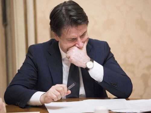 Fase 2, notte di scontri tra Conte e Regioni: accordo trovato all'alba