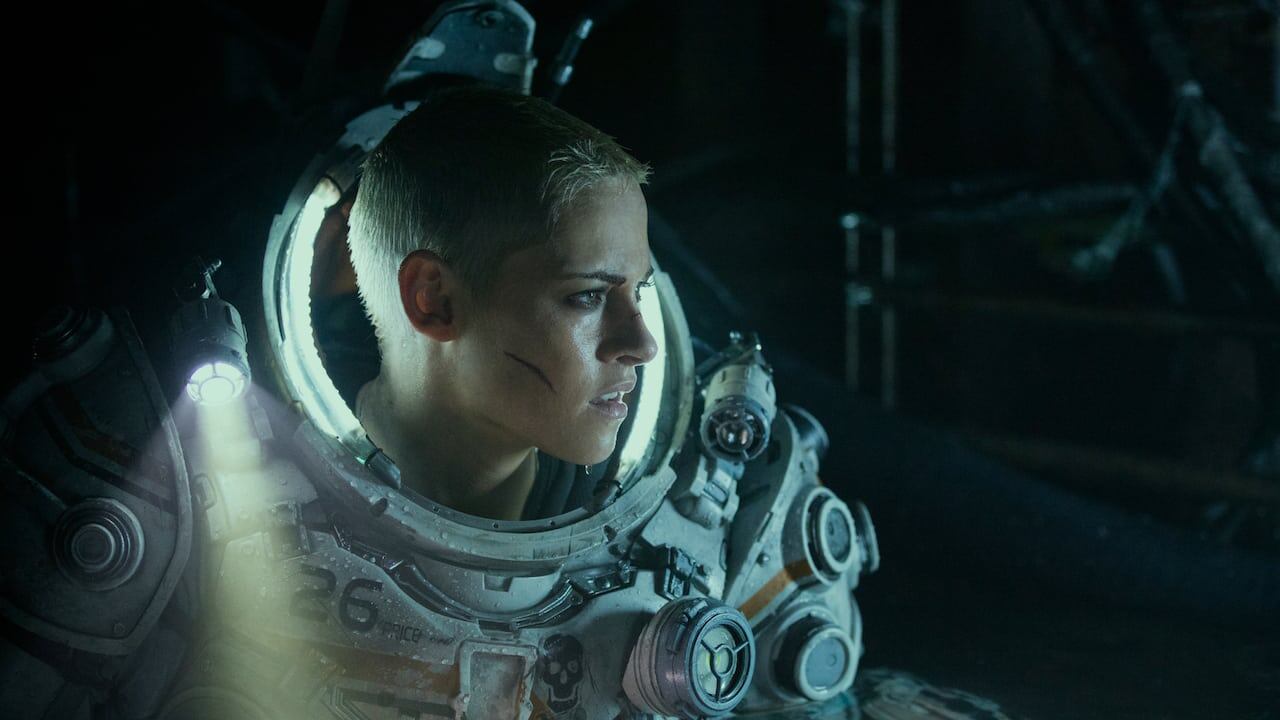 Kristen Stewart alle prese con mostri marini nel film "Underwater"