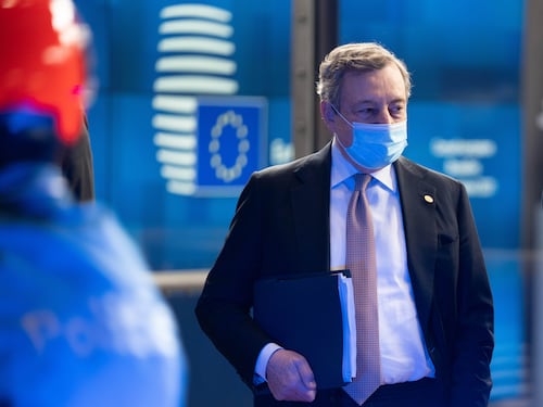 Il fastidio di Draghi per le mediazioni. E la tentazione di sfilarsi presto per salire al Colle