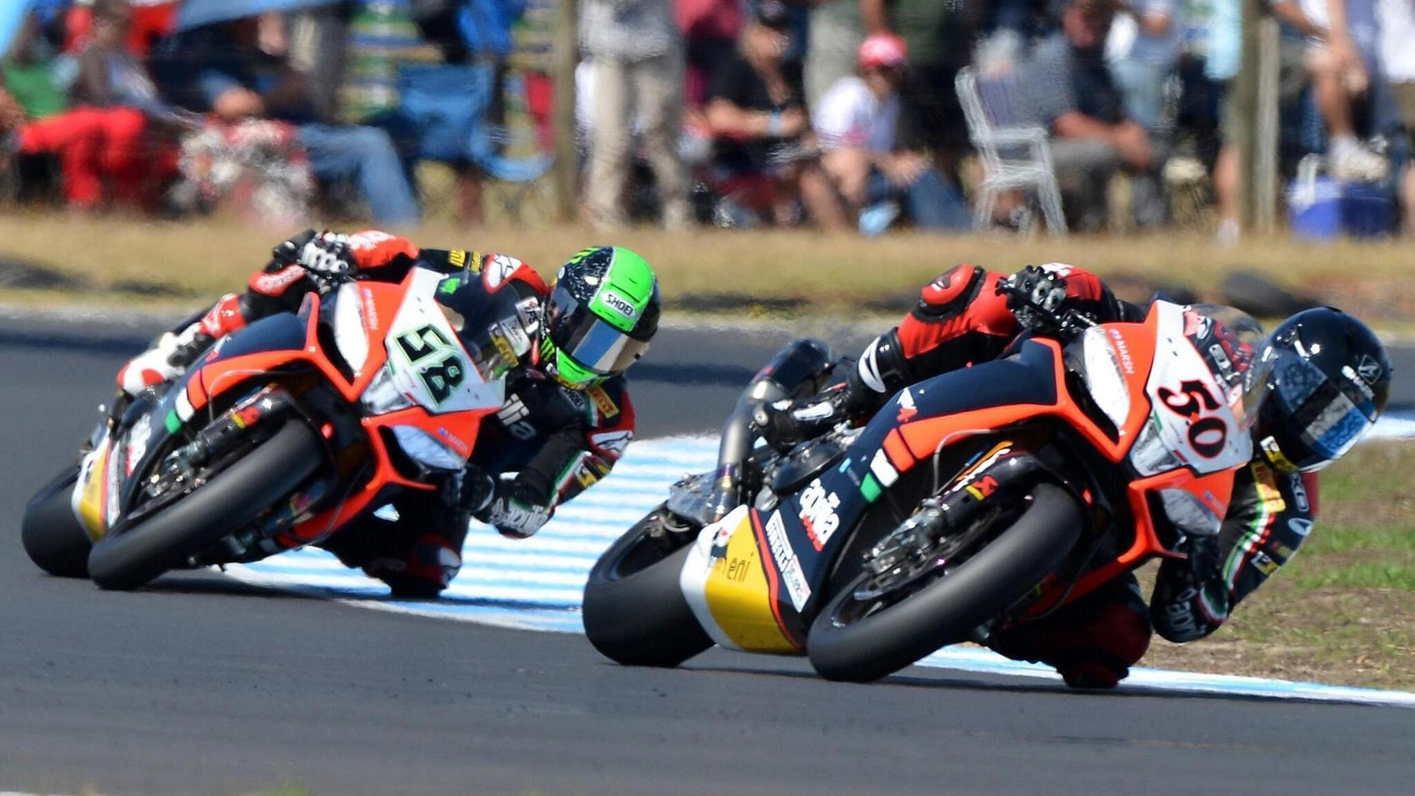 Dominio Aprilia Tripletta in gara 1 Doppietta nella 2 Paura per Checa