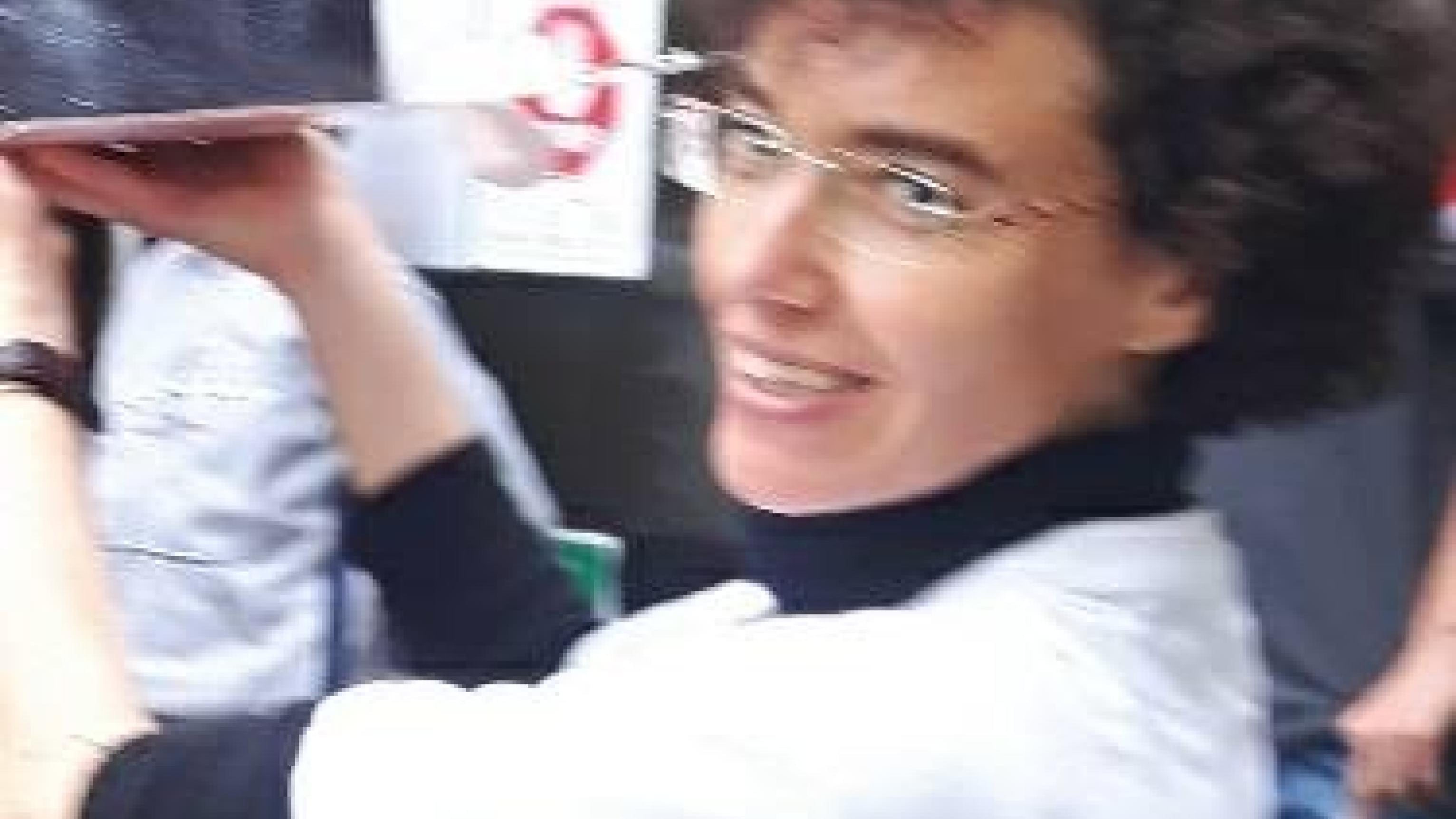 E la prof ferita: "Torno a scuola. Nessun rancore, stategli accanto"