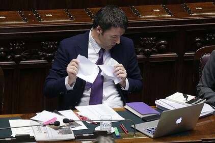 Caffè, succo, evidenziatori in bocca: le distrazioni di Matteo 13