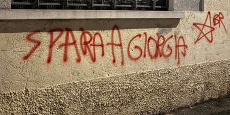 “Spara a Giorgia”. Perquisiti due antagonisti a Busto Arsizio