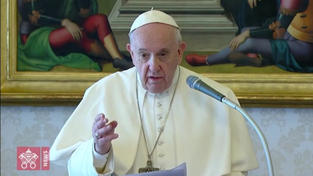 Coronavirus, il Papa: "Non dimenticare poveri e migranti"