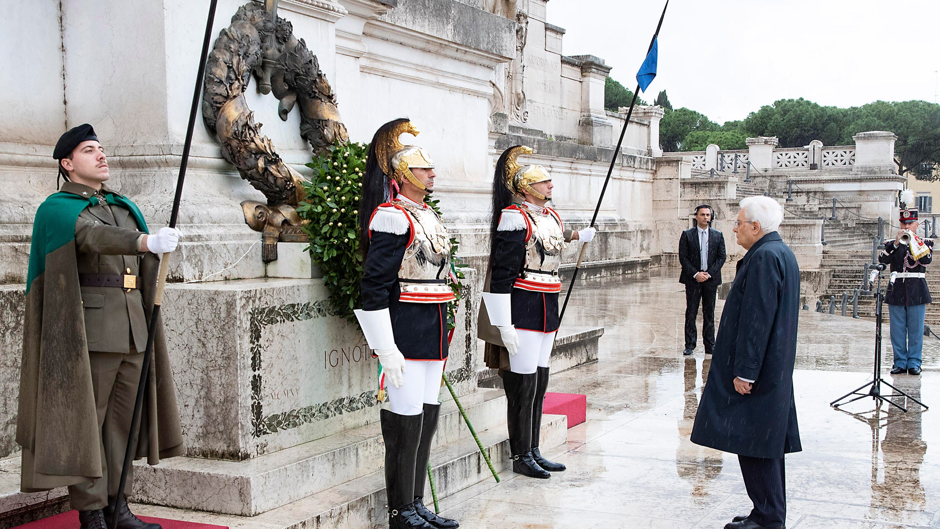 "Non c'è onore più grande di servire il Paese". L'Italia celebra il 4 Novembre