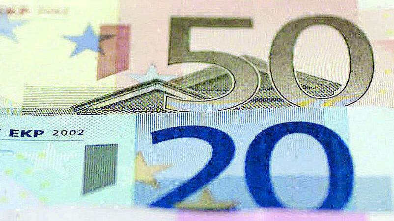 Ue senza vergogna: più soldi ai partiti
