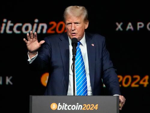 Bitcoin sfonda il muro degli 80mila dollari: consigli su come maneggiare i cripto asset