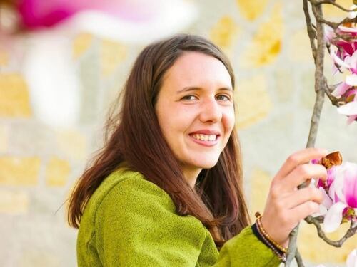Giulia trovata senza vita nel camper. "Omicidio": sotto torchio il fidanzato