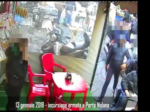 Incursioni armate anche al mercato: 8 arresti a Napoli