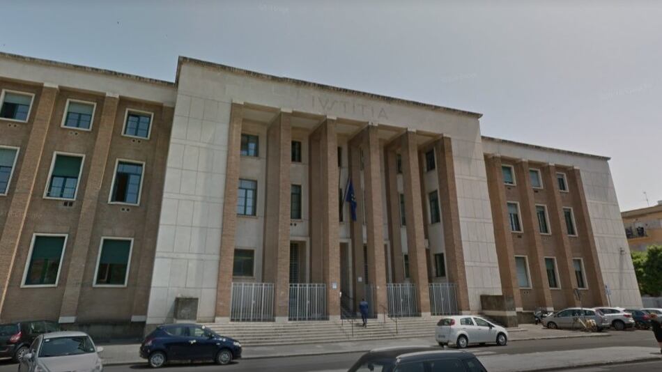 Fondi, aggredì bimba di 8 anni mimando atto sessuale: assolto 26enne