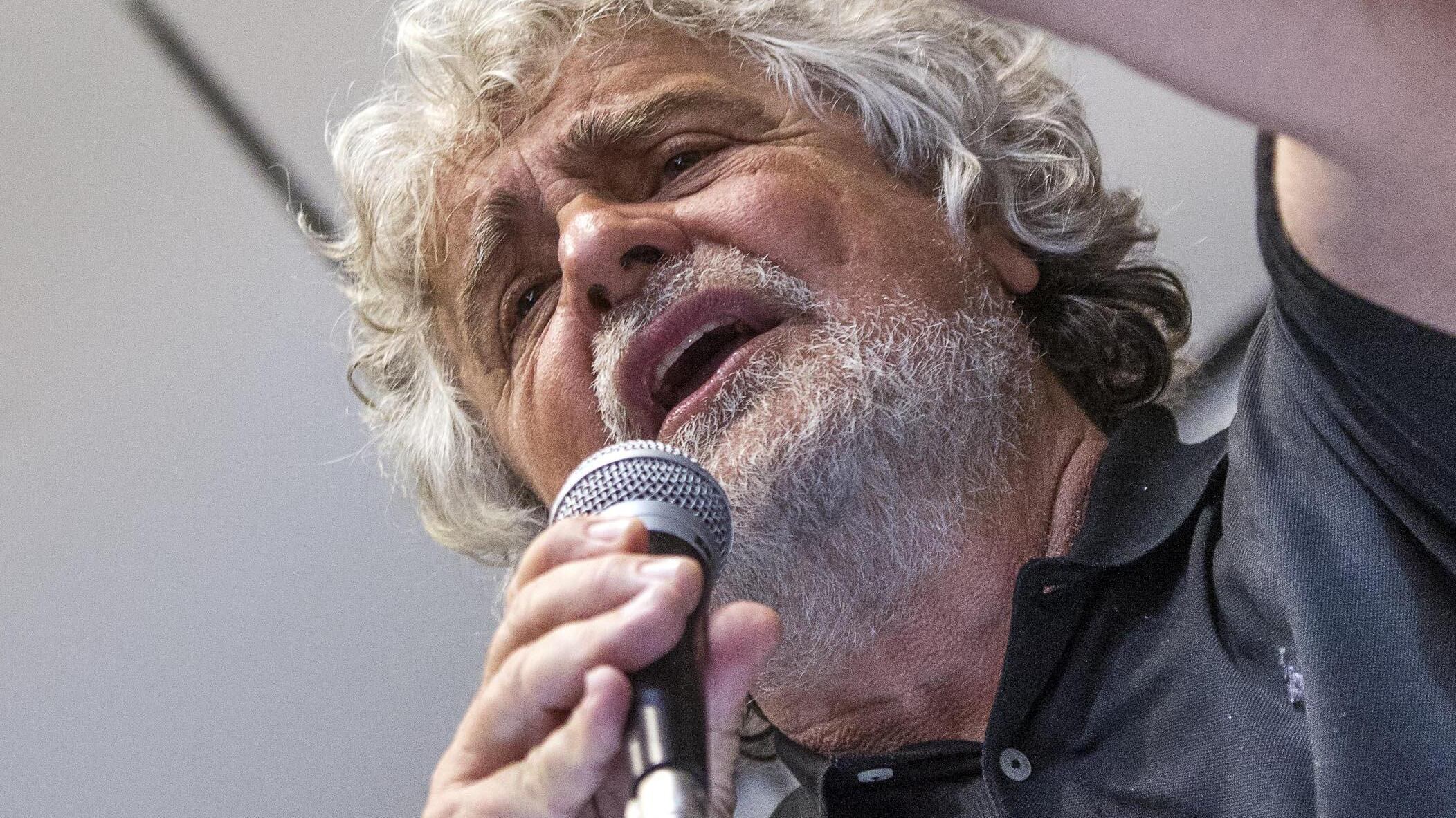 Grillo sfida il Colle: sciolga le Camere