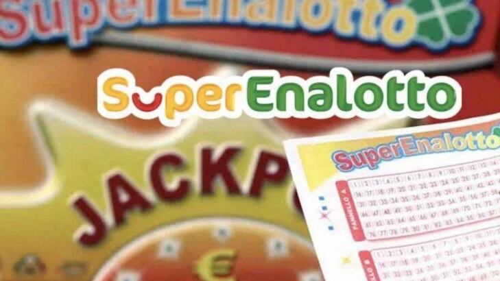 Il SuperEnalotto vola a 20,7 milioni, vinti oltre 63mila euro a Milano