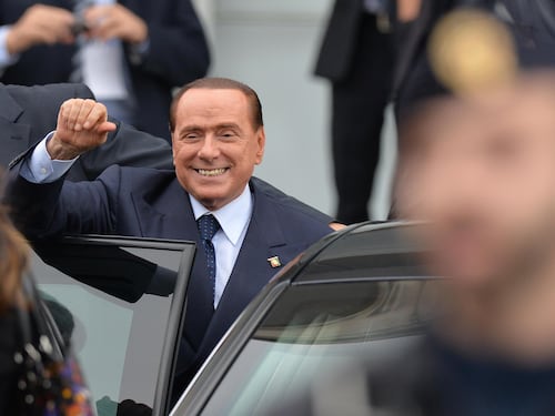 Forza Italia, Berlusconi: "Dolore per lo strappo di Alfano Non si può stare con chi mi vuole far fuori"