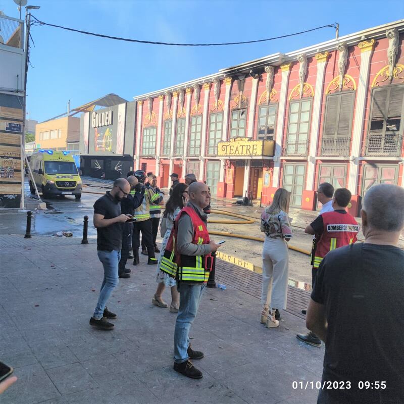 Un'incendio è scoppiato attorno alle 6 del mattino nella discoteca Teatre di Murcia, in Spagna: il bilancio è di 7 morti e 4 feriti 5