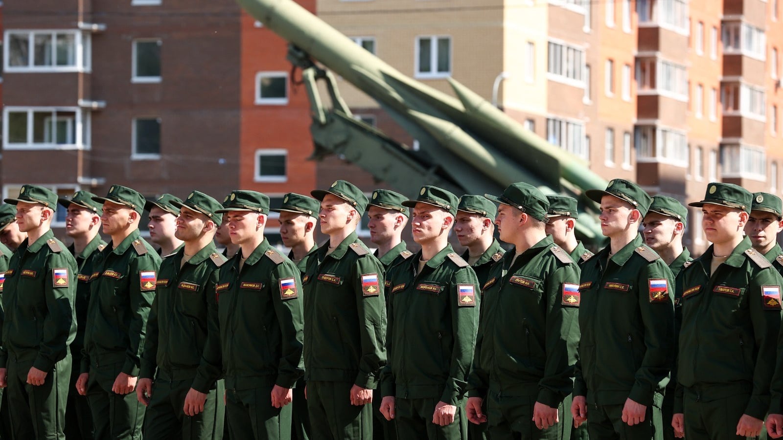 L'esercito russo richiama nuovi soldati: cosa c'è dietro la mossa di Putin