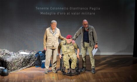 Gli occhi della guerra a teatro