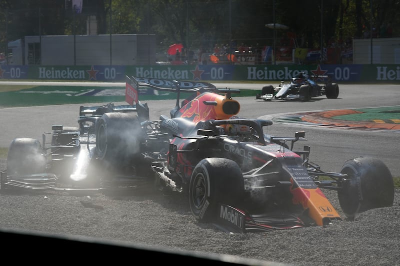 Il terribile incidente tra Hamilton e Verstappen al Gp di Monza 4