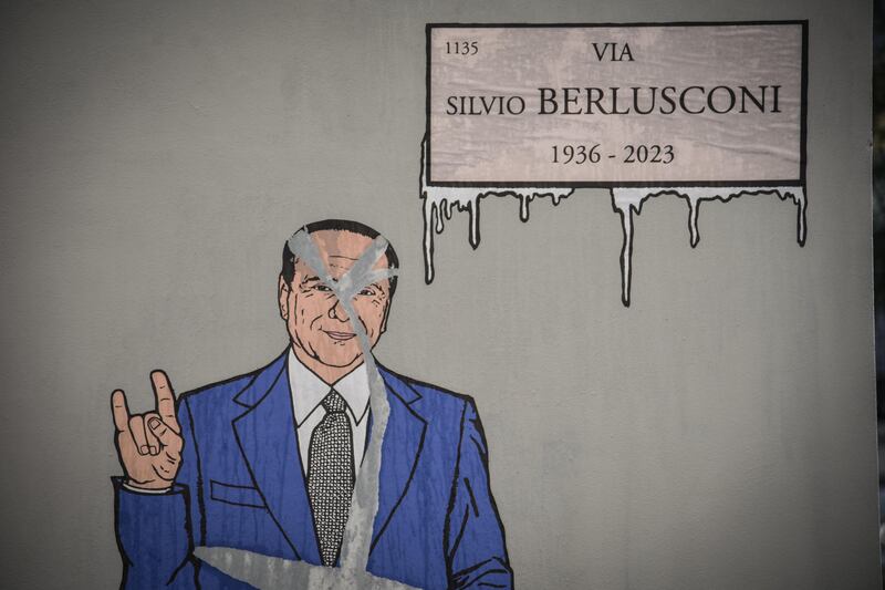 Murale Berlusconi 2