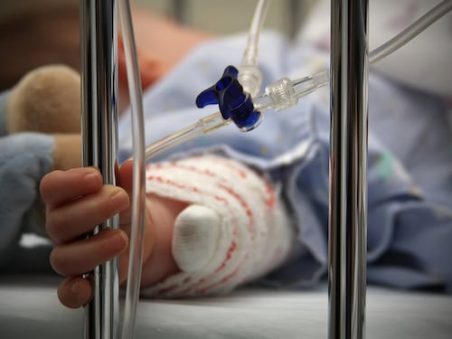 Bambina malata riportata a casa, i giudici: "Torni subito in ospedale"