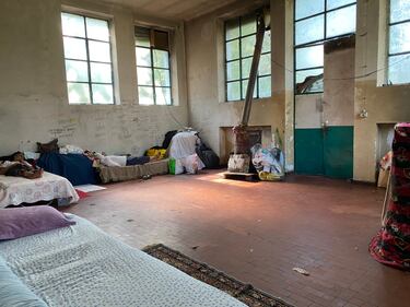 Occupazione abusiva gasometri Milano Bovisa 2