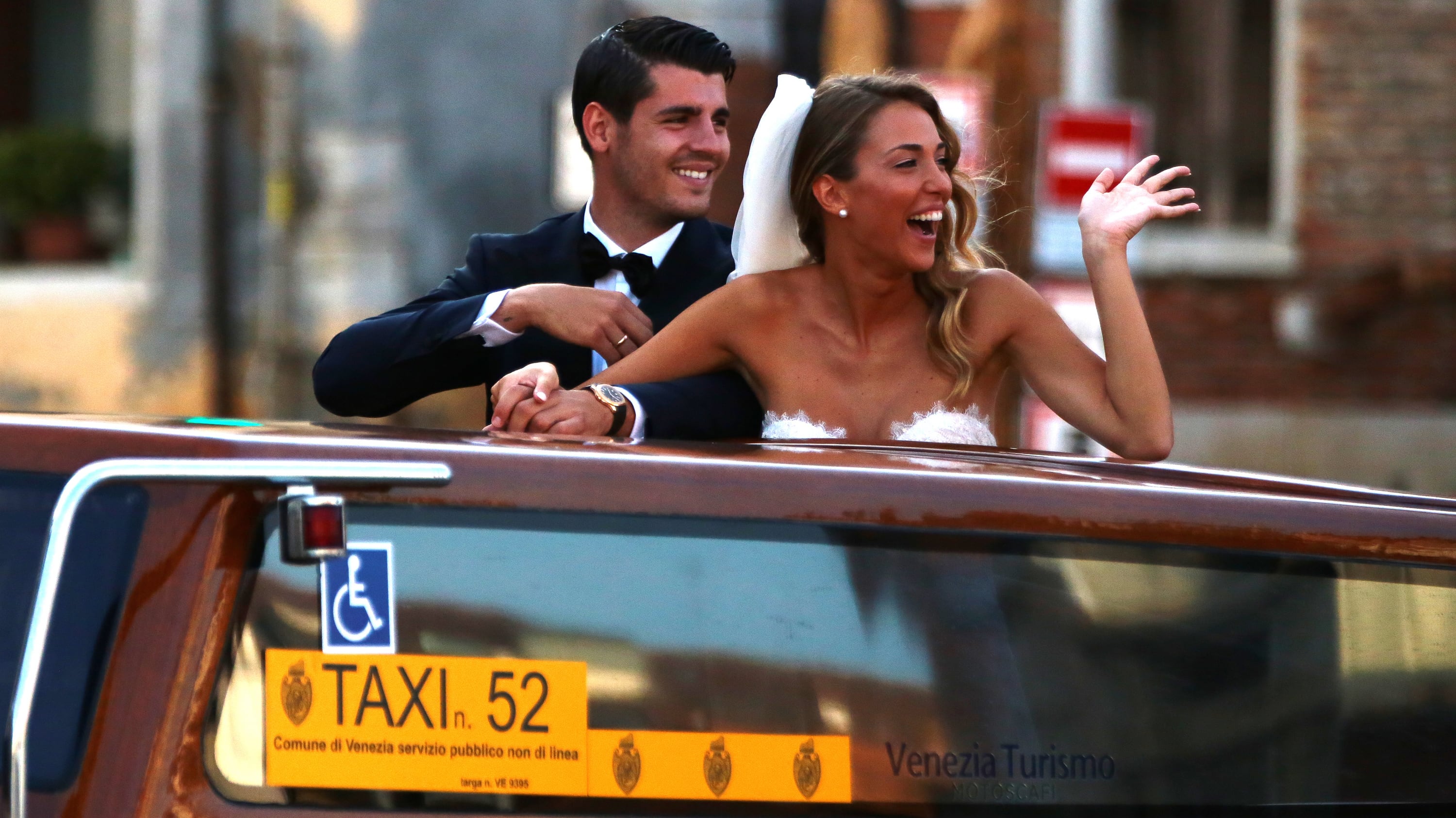 Instagram, le nozze lampo, i quattro figli e l'addio choc: la storia d'amore tra Alvaro Morata e Alice Campello