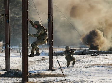 Ucraina, Poroshenko partecipa a un'esercitazione militare 14