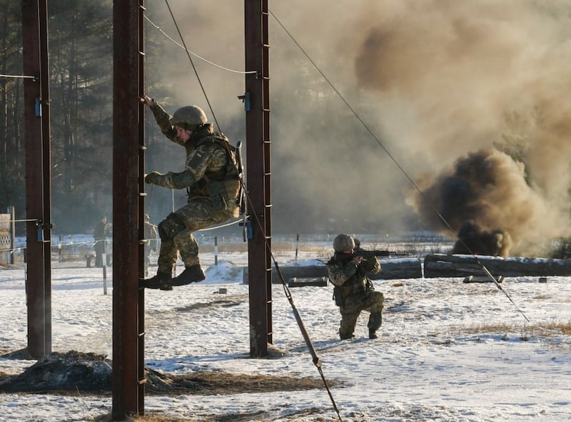 Ucraina, Poroshenko partecipa a un'esercitazione militare 14