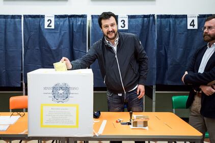 I "vip" della politica al voto per il referendum 8