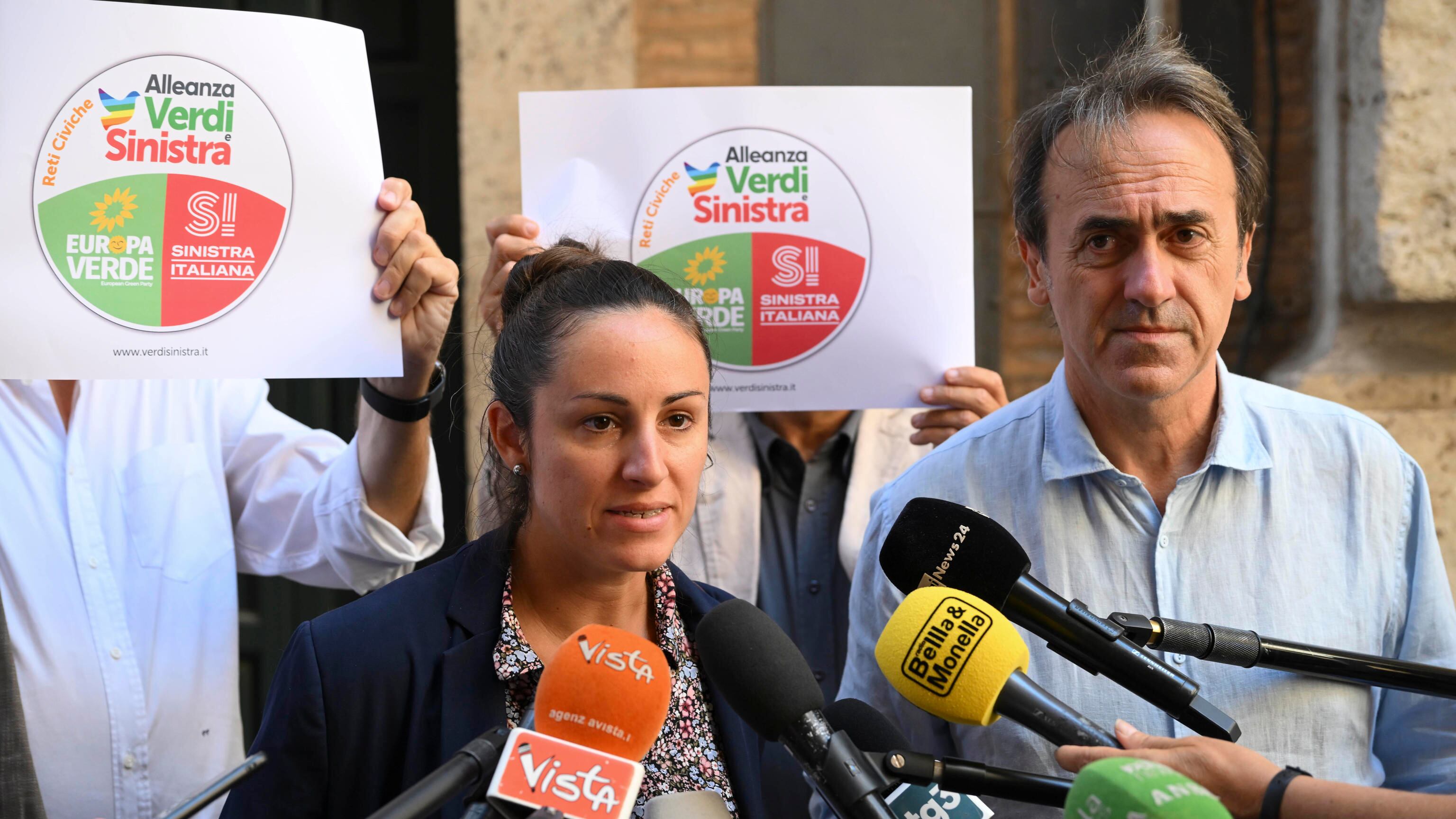 "Il 'mammo' è patriarcato". La battaglia nonsense della deputata Evi
