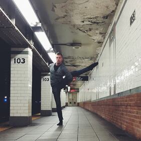 Ora lo yoga si fa in metropolitana 9