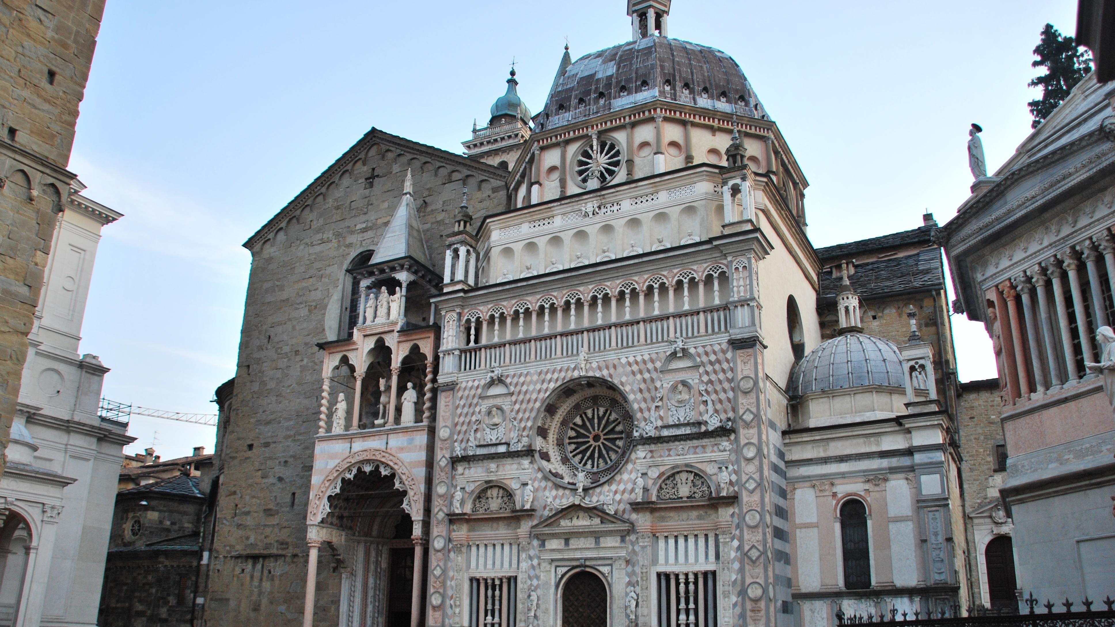 Bergamo, città diurna e fuori dal tempo dove l’arte vive grazie ai privati
