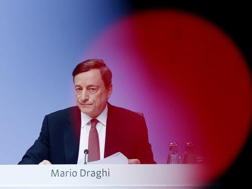 Draghi asfalta ancora la Merkel: "Non sto ad ascoltare i politici"
