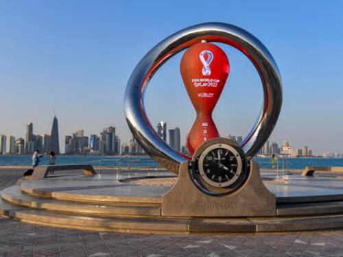 Spalle coperte, niente baci, alcol e sex toy: il Mondiale dei divieti in Qatar