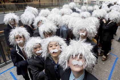 A Toronto centinaia di sosia di Albert Einstein 1