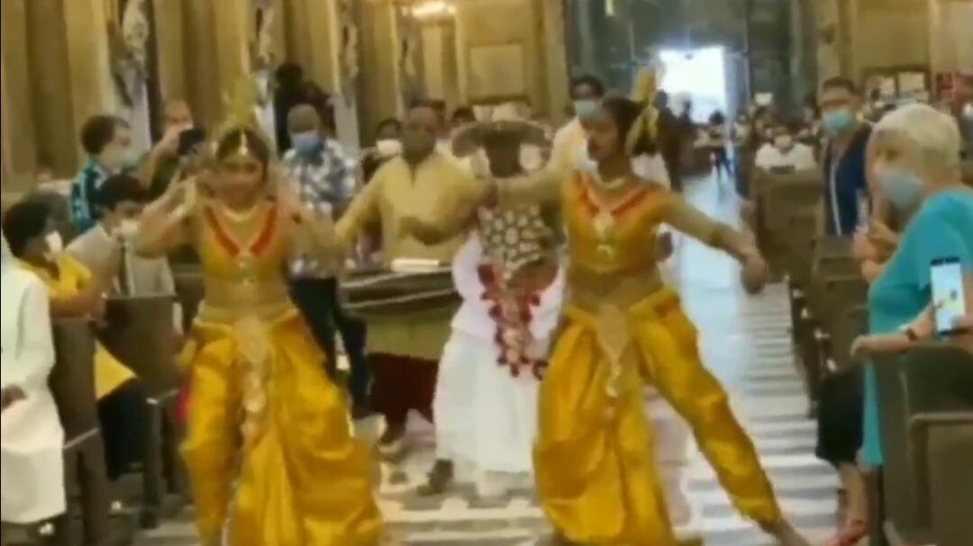 Riti indù nella cattedrale: la "svolta" bergogliana a Napoli