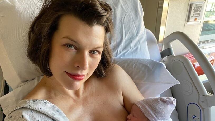 Milla Jovovich è diventata mamma per la terza volta: nata la piccola Osian