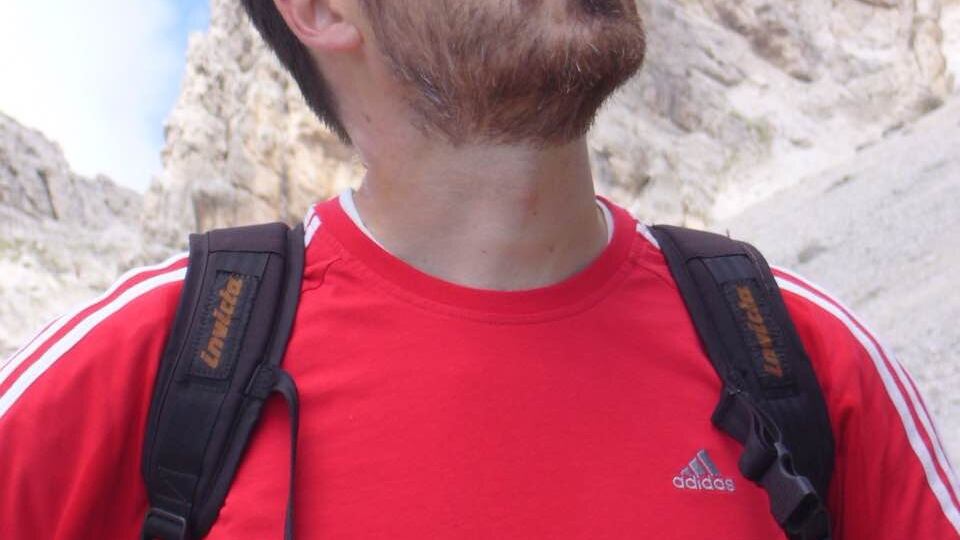 "In cima alle montagne c'è sempre una croce. Per la nostra redenzione"
