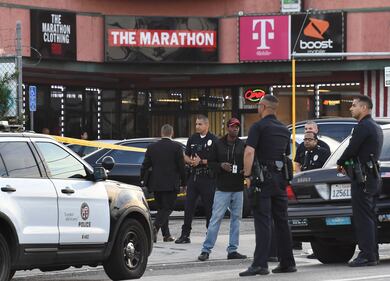 Sparato il rapper americano Nipsey Hussle. Panico a Los Angeles  8