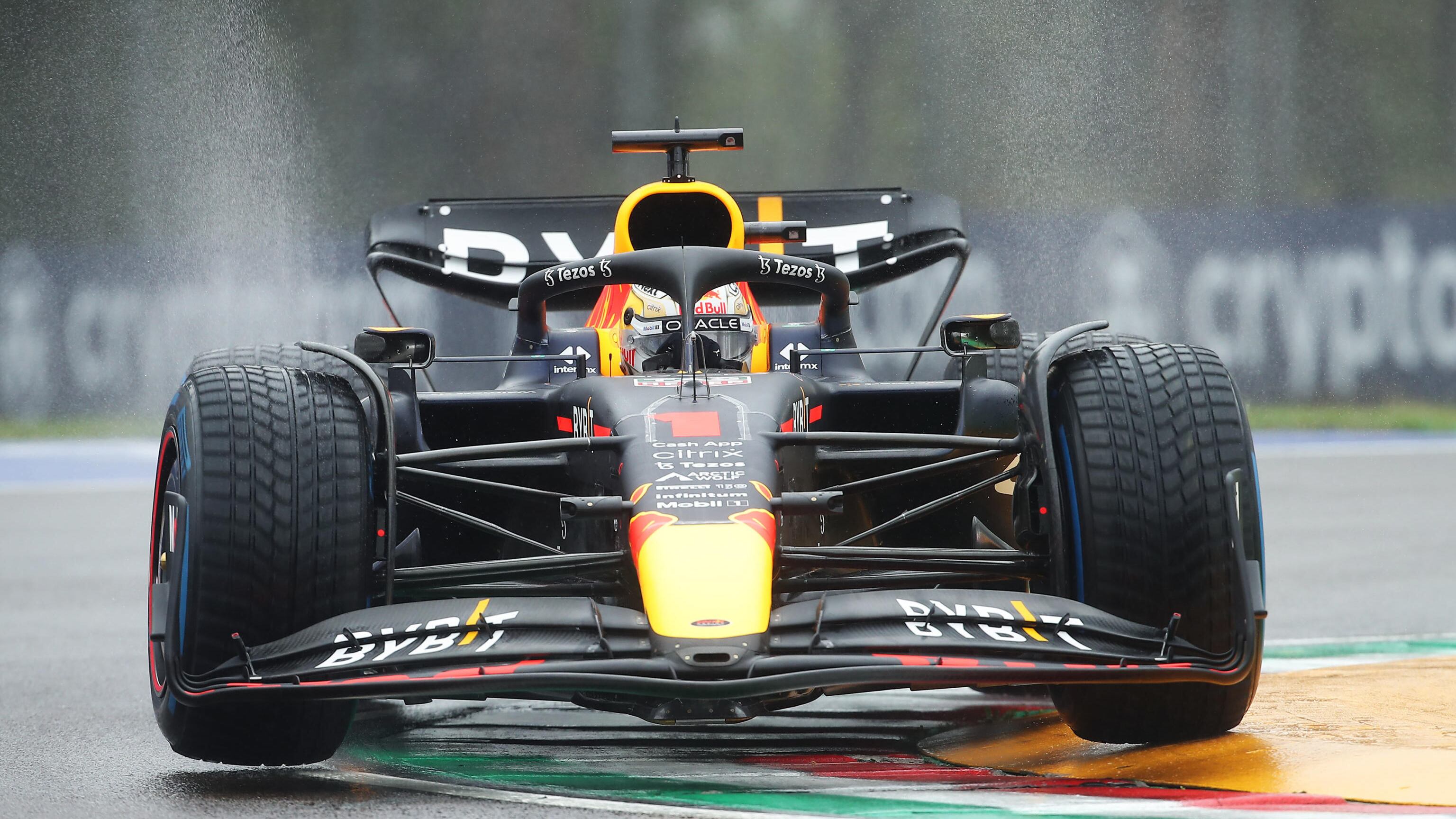 La beffa sprint di Max. Ma la Ferrari studia per finire l'incantesimo